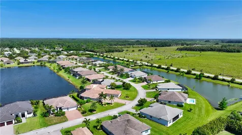 4725 Four Lakes Circle SW Vero Beach FL 32968