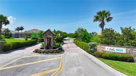 4725 Four Lakes Circle SW Vero Beach FL 32968