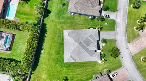 4725 Four Lakes Circle SW Vero Beach FL 32968