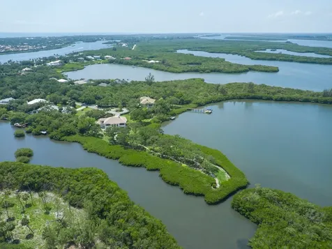 2660 Riverview Court Vero Beach FL 32963