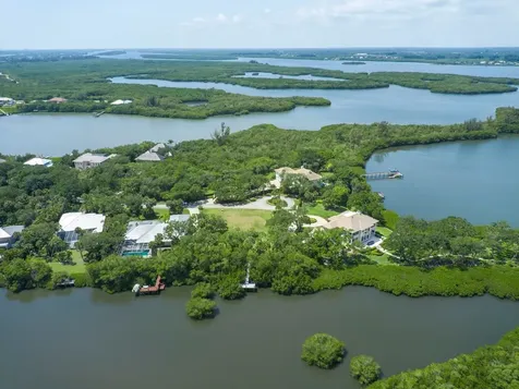 2660 Riverview Court Vero Beach FL 32963