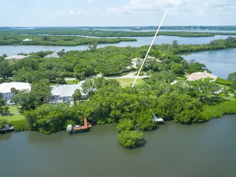 2660 Riverview Court Vero Beach FL 32963