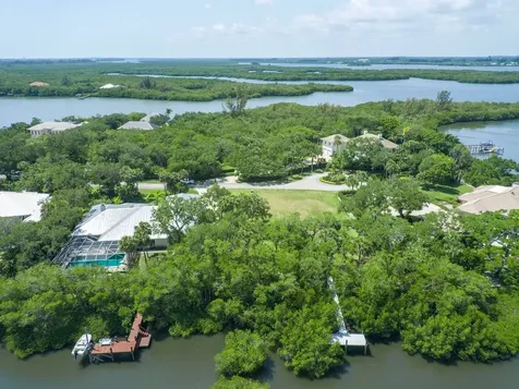 2660 Riverview Court Vero Beach FL 32963