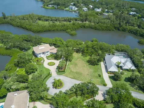 2660 Riverview Court Vero Beach FL 32963