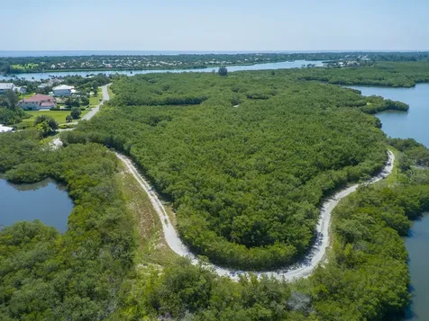 2660 Riverview Court Vero Beach FL 32963