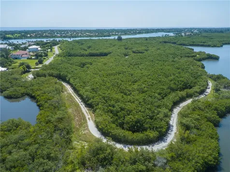 2660 Riverview Court Vero Beach FL 32963