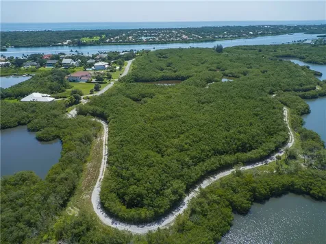 2660 Riverview Court Vero Beach FL 32963
