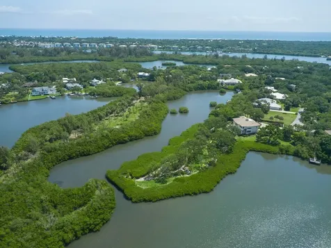 2660 Riverview Court Vero Beach FL 32963