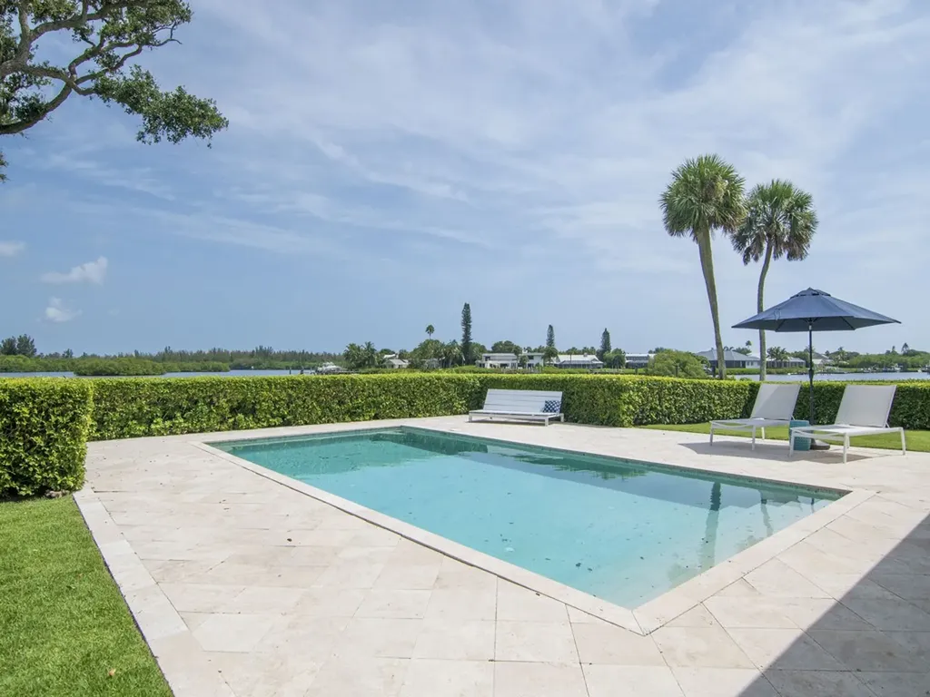 215 Live Oak Road Vero Beach FL 32963
