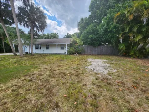 755 39th Avenue Vero Beach FL 32968