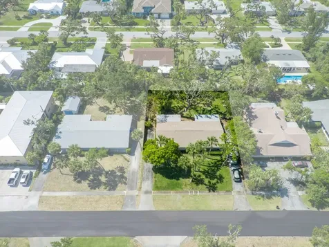 546/556 Azalea Lane Vero Beach FL 32963
