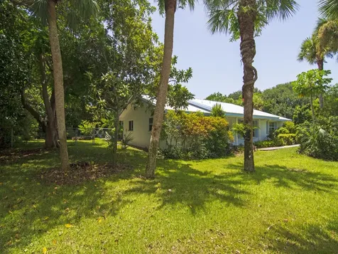 1545 Pelican Lane Vero Beach FL 32963