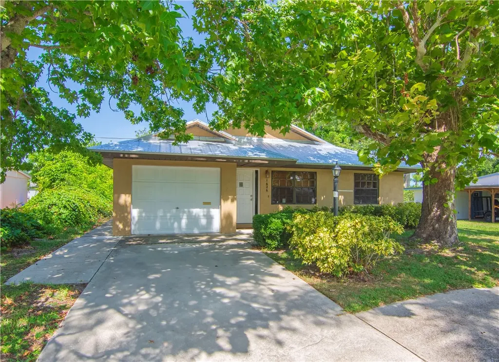 1626 4th Court Vero Beach FL 32960