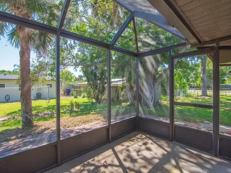 1626 4th Court Vero Beach FL 32960