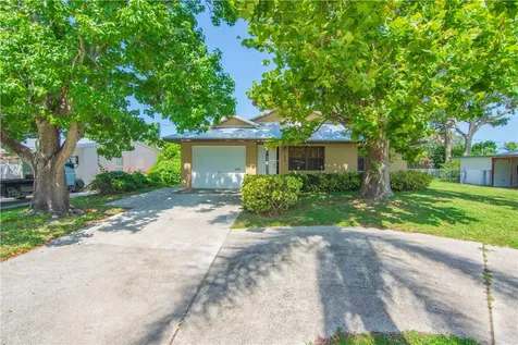 1626 4th Court Vero Beach FL 32960
