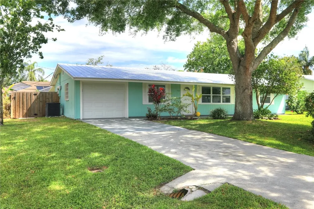 974 Dolphin Avenue Sebastian FL 32958