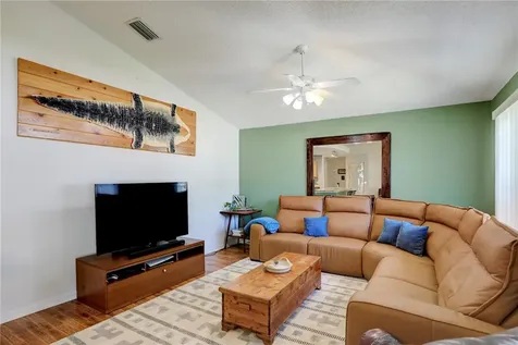 520 Higgs Avenue NW Palm Bay FL 32907