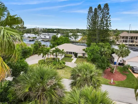 28 Sea Gull Avenue Vero Beach FL 32960