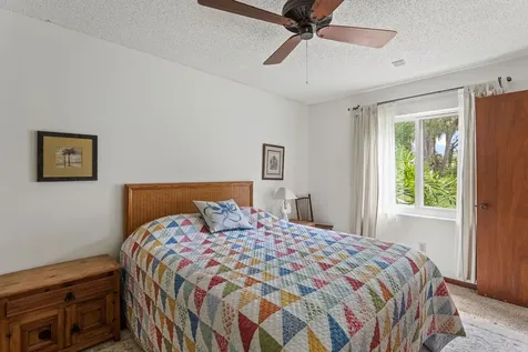 576 14th Avenue Vero Beach FL 32962