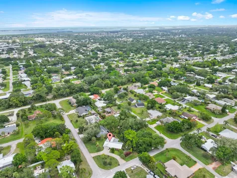 576 14th Avenue Vero Beach FL 32962