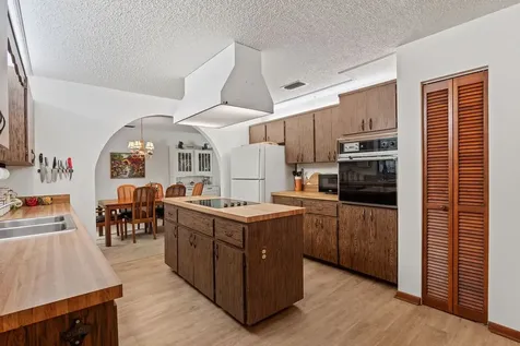 576 14th Avenue Vero Beach FL 32962