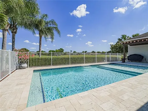 7592 S Village Square Vero Beach FL 32966