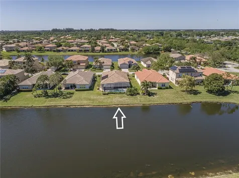 5558 55th Avenue Vero Beach FL 32967