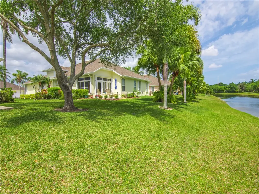 465 E Tangerine Square SW Vero Beach FL 32968