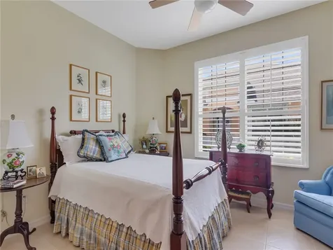 465 E Tangerine Square SW Vero Beach FL 32968