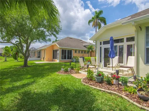 465 E Tangerine Square SW Vero Beach FL 32968