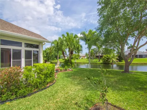 465 E Tangerine Square SW Vero Beach FL 32968