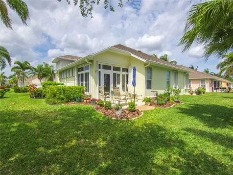 465 E Tangerine Square SW Vero Beach FL 32968