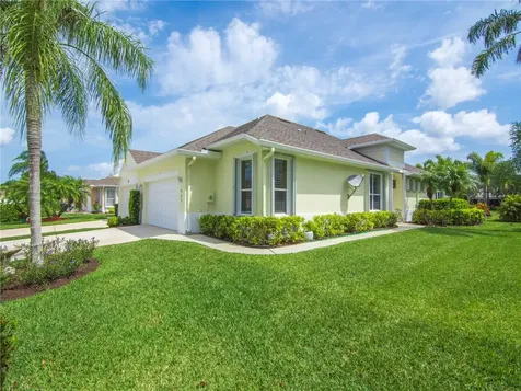 465 E Tangerine Square SW Vero Beach FL 32968