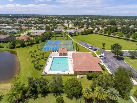 465 E Tangerine Square SW Vero Beach FL 32968