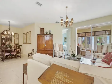 465 E Tangerine Square SW Vero Beach FL 32968