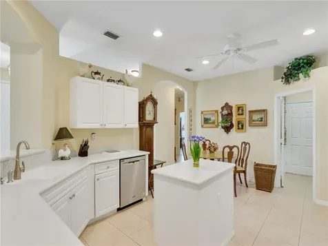 465 E Tangerine Square SW Vero Beach FL 32968