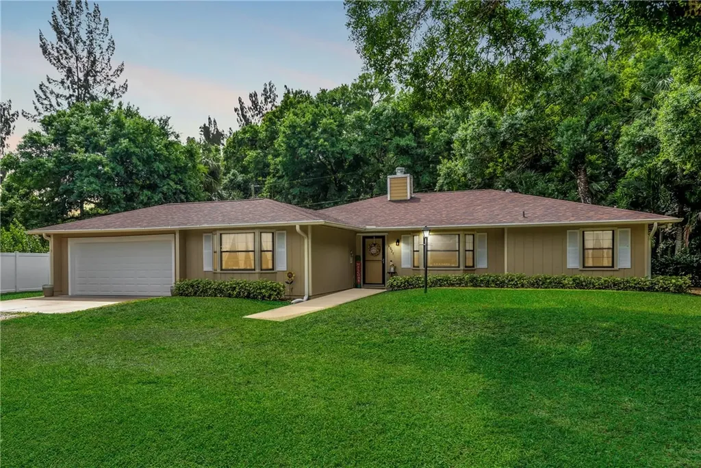 6025 6th Place Vero Beach FL 32968