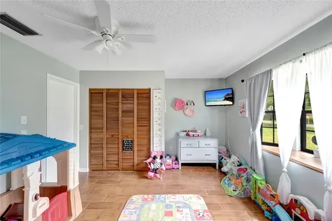 6025 6th Place Vero Beach FL 32968