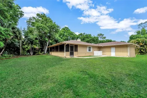 6025 6th Place Vero Beach FL 32968