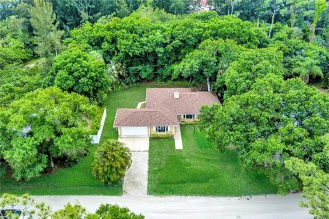 6025 6th Place Vero Beach FL 32968