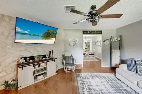 6025 6th Place Vero Beach FL 32968