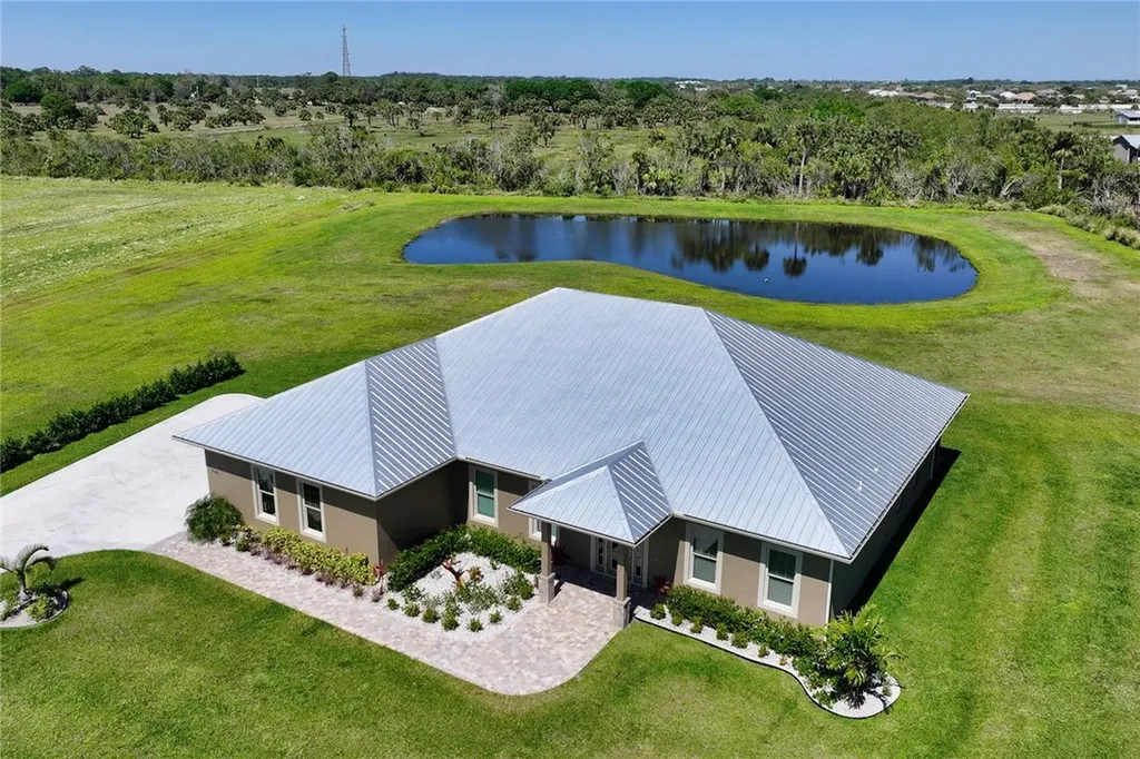 7980 White Fences Lane Vero Beach FL 32968