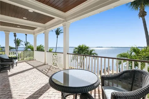 1905 Windward Way Vero Beach FL 32963