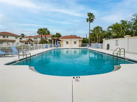 536 7th Square Vero Beach FL 32962