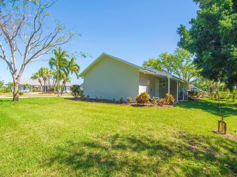 11 Forest Park Drive Vero Beach FL 32962