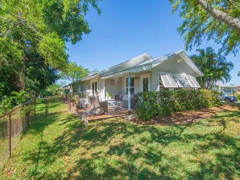 11 Forest Park Drive Vero Beach FL 32962