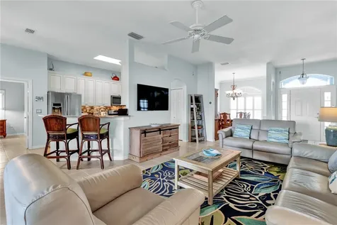 402 W Temple Court SW Vero Beach FL 32968