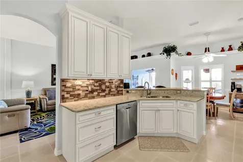 402 W Temple Court SW Vero Beach FL 32968