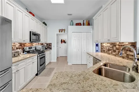 402 W Temple Court SW Vero Beach FL 32968