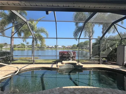 402 W Temple Court SW Vero Beach FL 32968